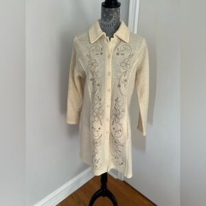 Vintage 90s Sz:M Petite Classic Elements Cream Long floral Embroidered Sweater.